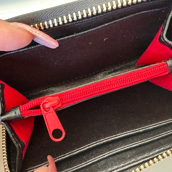 Dooney and Bourke SET Sydney Satchel (H 10.5" x W 3.5" x L 11.5") and CC Wallet - Picture 7 of 8